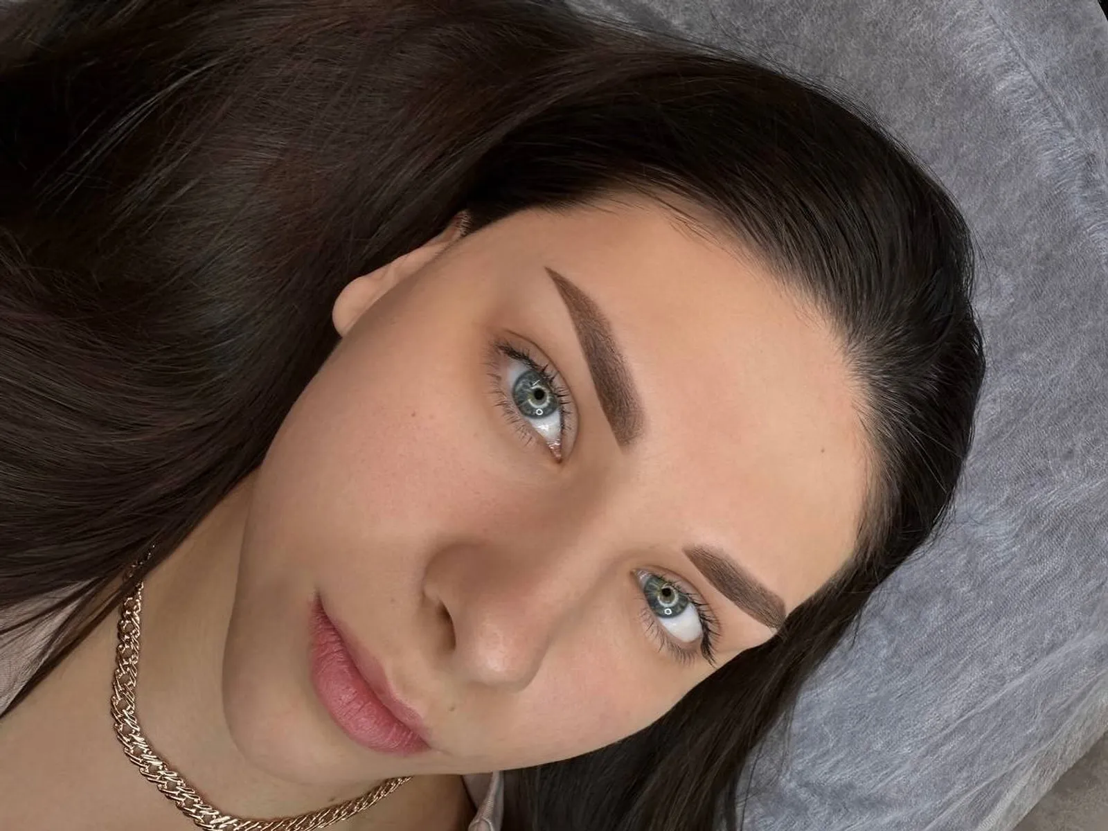 Permanentný make-up obočia — práca Aleny Savchuk