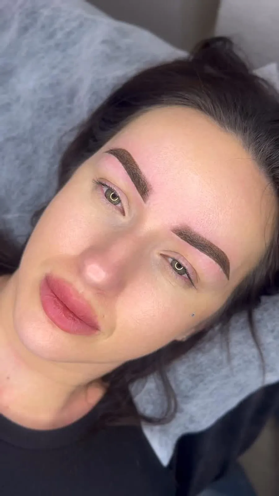 Permanentný make-up obočia — práca Aleny Savchuk