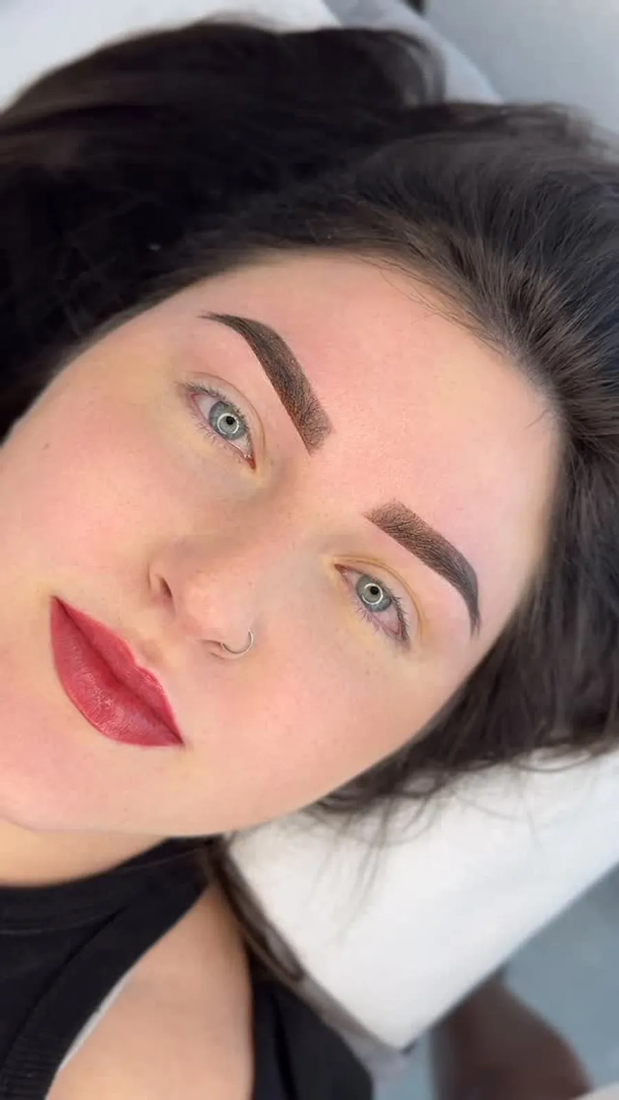 Permanentný make-up obočia — práca Aleny Savchuk