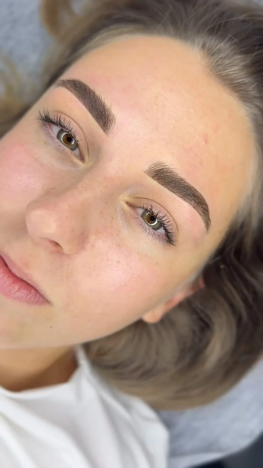 Permanentný make-up obočia — práca Aleny Savchuk