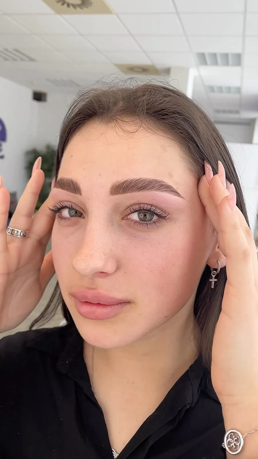 Permanentný make-up obočia — práca Aleny Savchuk