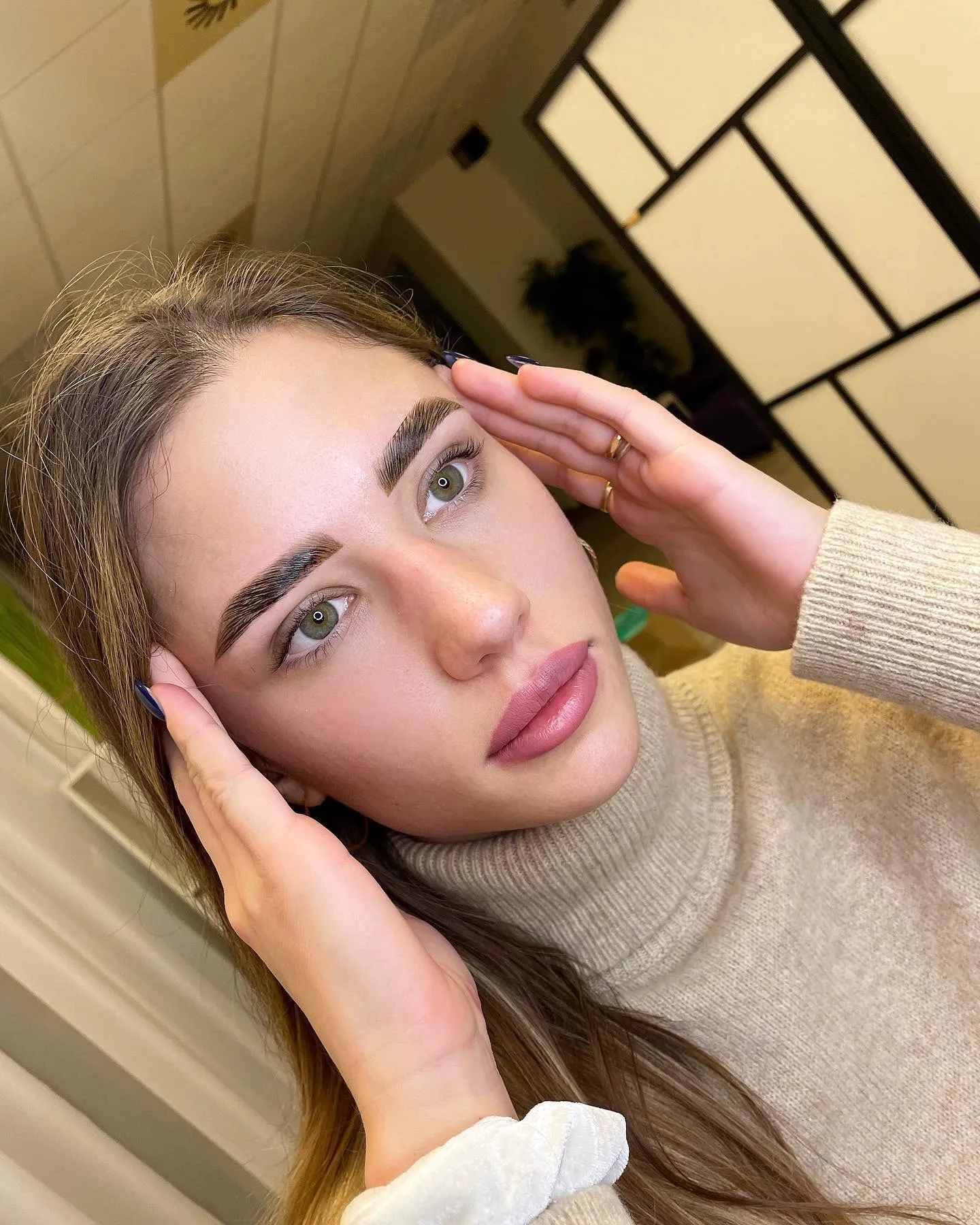 Permanentný make-up obočia — práca Aleny Savchuk
