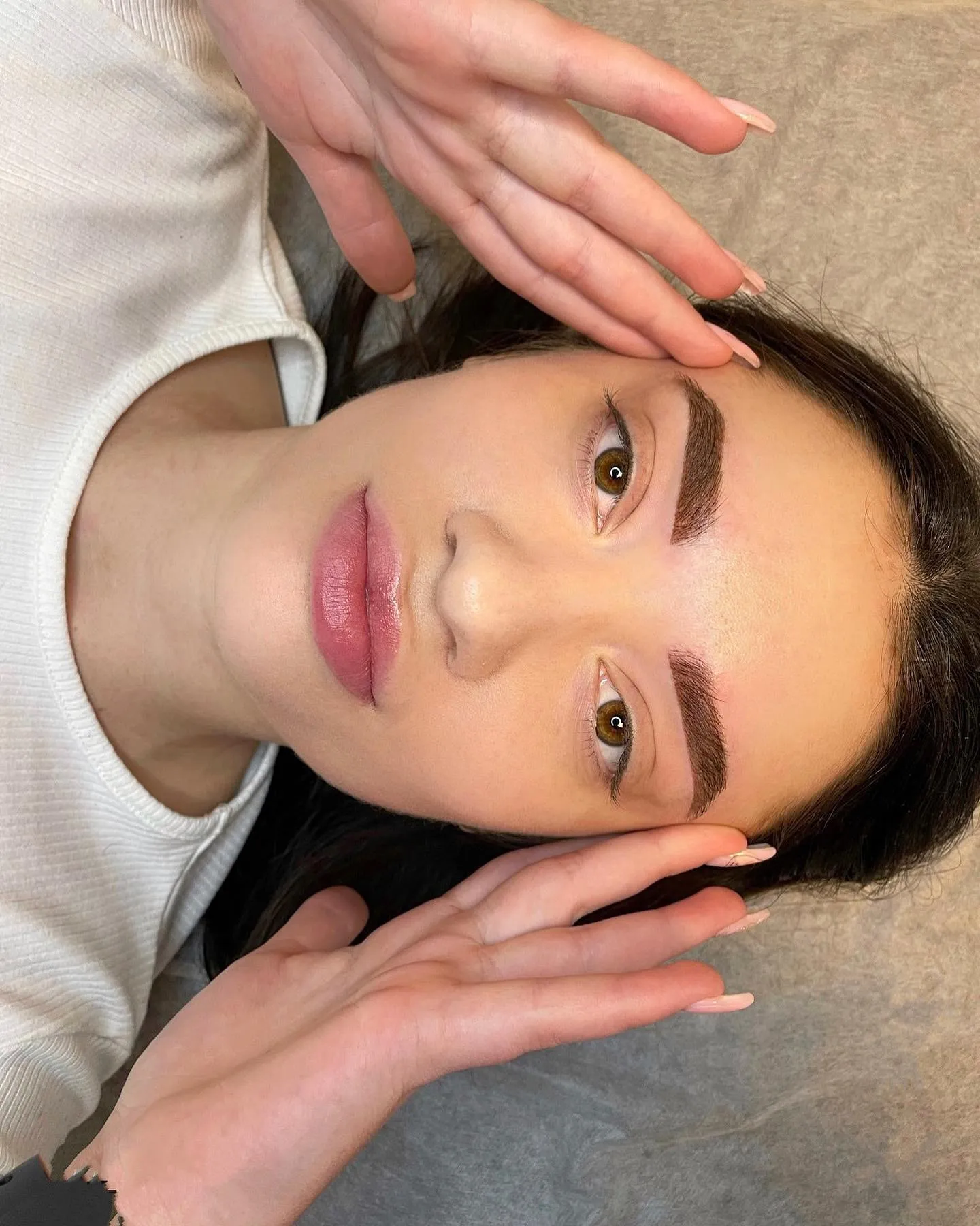 Permanentný make-up obočia — práca Aleny Savchuk