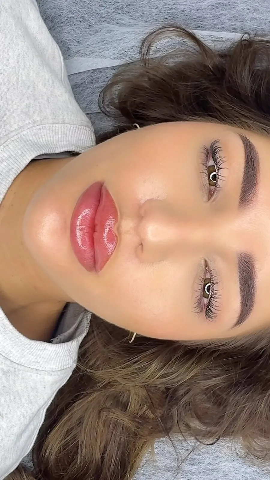Permanentný make-up obočia a pier — práca Aleny Savchuk