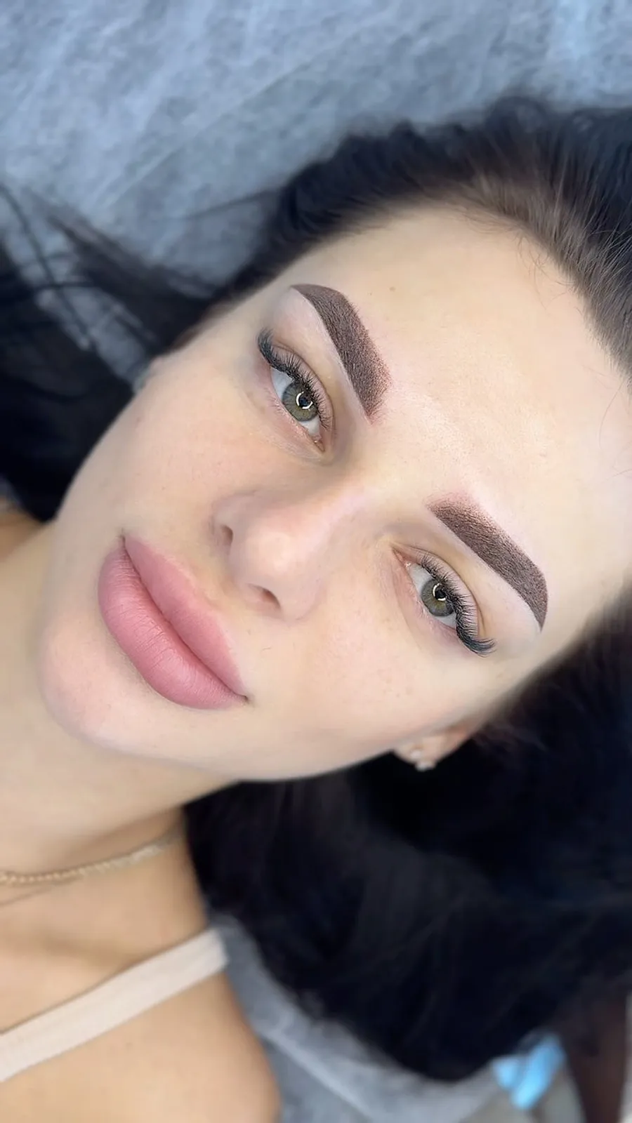 Permanentný make-up obočia a pier — práca Aleny Savchuk